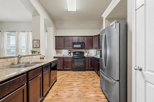 507 Navajo Trl, House other with 3 bedrooms, 2 bathrooms and 2 parking in McGregor TX | Image 17