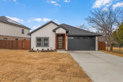 415 Hensley Dr, Grand Prairie, TX, 75050-4537 | Card Image