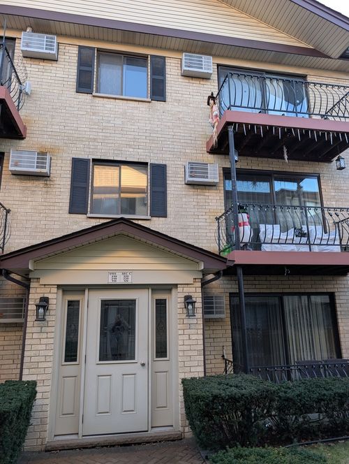 320c-5155 N East River Rd, Chicago, IL, 60656-2709 | Card Image