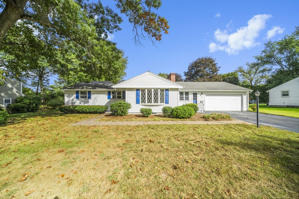 Meadowlark Dr, Longmeadow, MA 01106