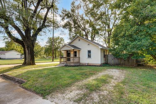 657 S Newton Ave, Springfield, MO, 65806-2741 | Card Image