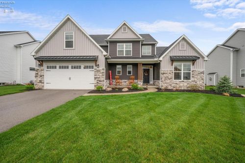 4950 Buckeye Dr, Maumee, OH, 43537-8924 | Card Image