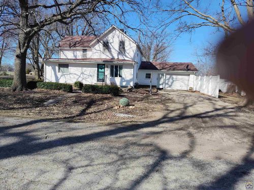 305 Pratt St, Whiting, KS, 66552-9517 | Card Image