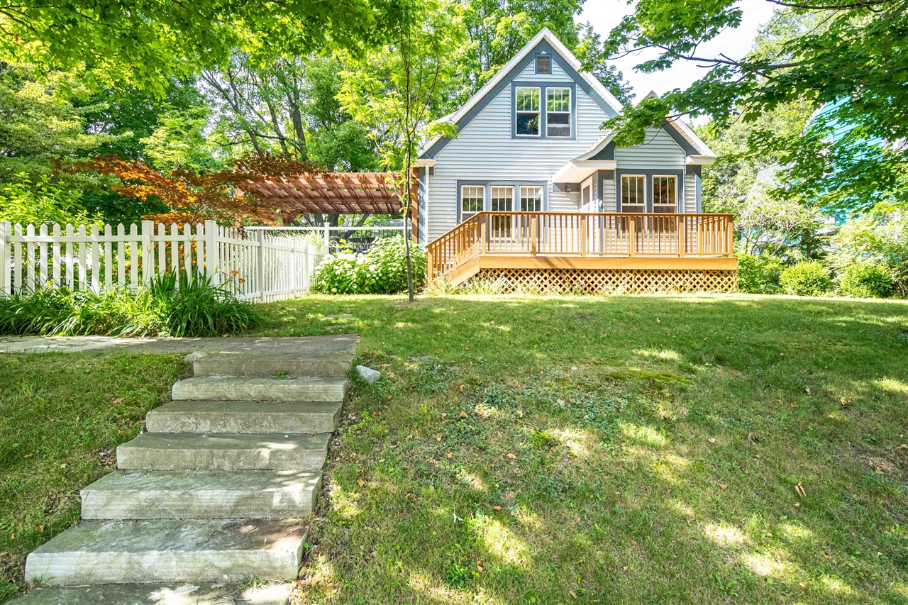 Superior St, South Haven, MI 49090