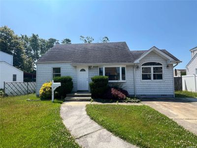 168 Walker Street, House other with 4 bedrooms, 2 bathrooms and null parking in West Babylon NY | Image 1