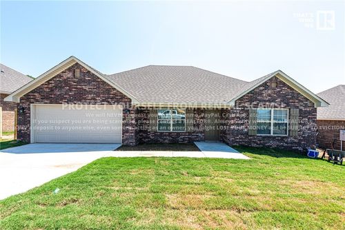 1016 Brook St, Gentry, AR, 72734-5101 | Card Image