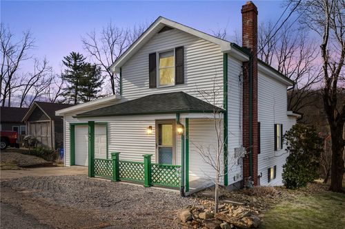 62 Allegheny Ave, Valencia, PA, 16059-8922 | Card Image