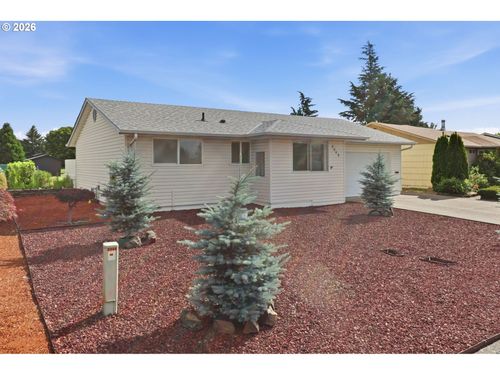 2049 W Hayes St, Woodburn, OR, 97071-3031 | Card Image