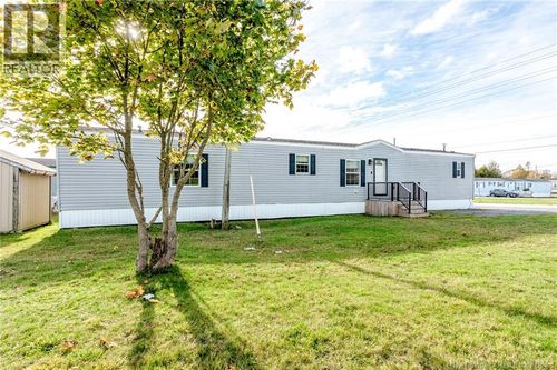 3 Daisy St, Saint John, NB, E2M5M9 | Card Image