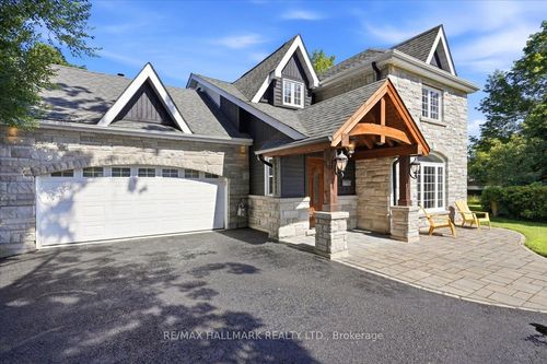 105 Duckworth St, Barrie, ON, L4M3V9 | Card Image