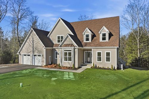 130 Lindenridge Rd, Amherst, MA, 01002-9707 | Card Image