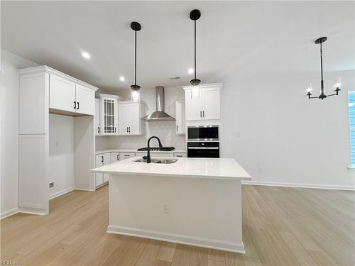 1537 Waltham Ln, Newport News, VA, 23608-7774 | Card Image