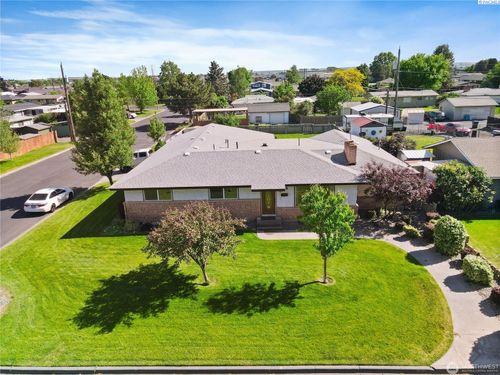 1156 E Elm St, Othello, WA, 99344-1641 | Card Image