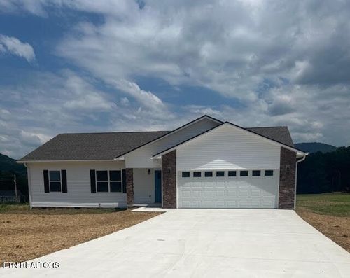 183 Meadow Ln, Oliver Springs, TN, 37840-2639 | Card Image
