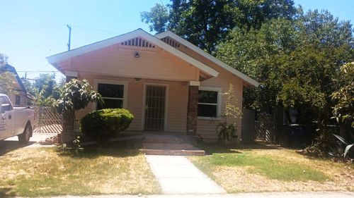 1327 N Ferger Ave, Fresno, CA, 93728-1604 | Card Image
