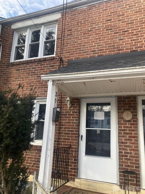 39 Victory Ct, Metuchen, NJ, 08840-1430 | Card Image