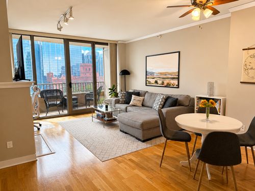 1307-200 N Jefferson St, Chicago, IL, 60661-1279 | Card Image