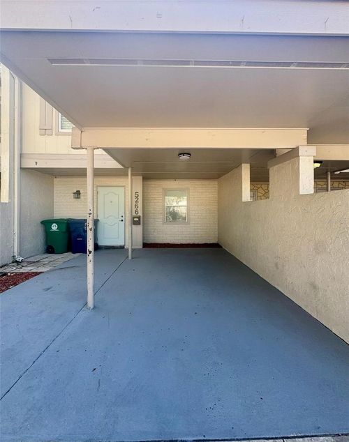 5266 Tennis Court Cir, TAMPA, FL, 33617-4720 | Card Image