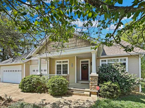 3201 E Kristen Ct, Bloomington, IN, 47401-4427 | Card Image