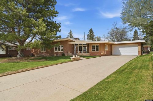 1514 Bellaire Dr, Casper, WY, 82604-3389 | Card Image