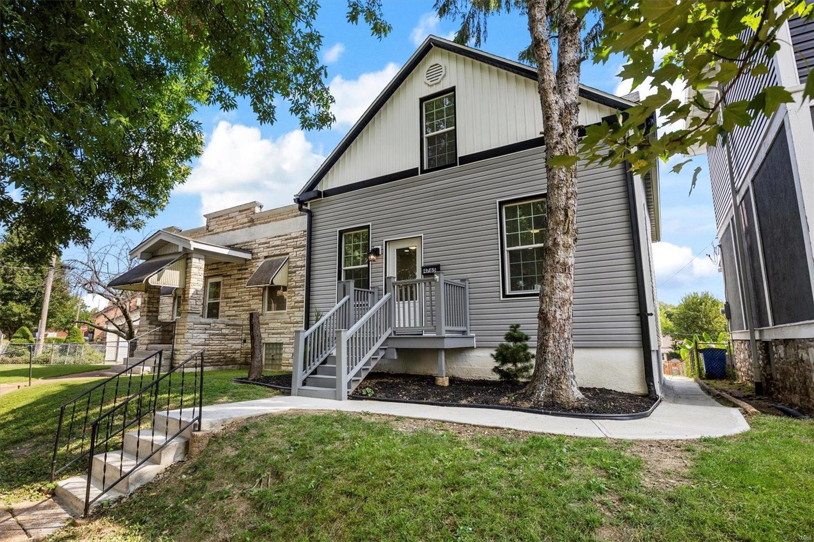 Dahlia Ave, Saint Louis, MO 63116