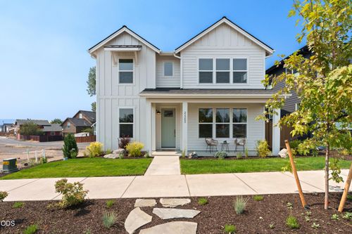 45-21262 Beall Dr, Bend, OR, 97701-1592 | Card Image