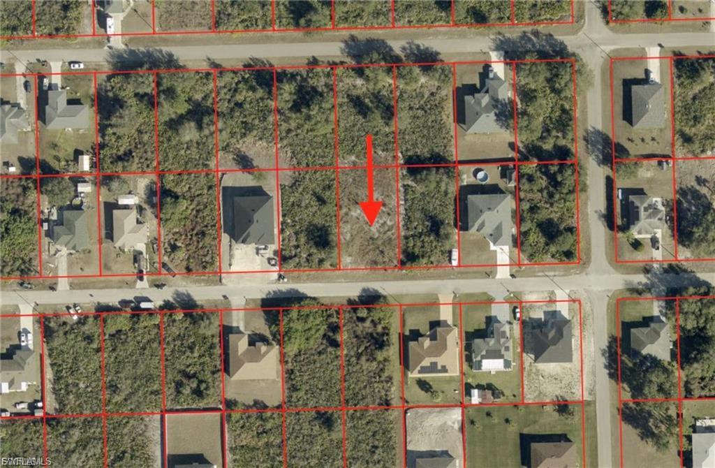 Land in LEHIGH ACRES 4