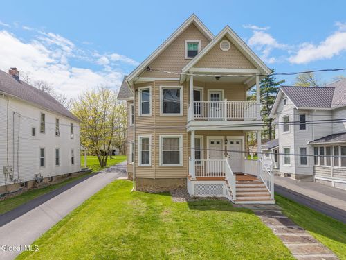 28 Pleasant St, Voorheesville, NY, 12186-9727 | Card Image