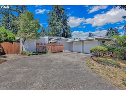 3270 Game Farm Rd, Springfield, OR, 97477-7520 | Card Image