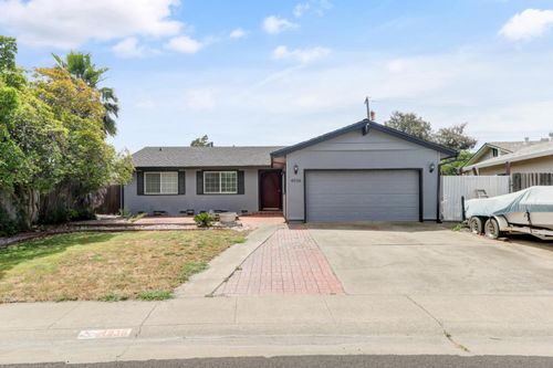 4936 1st Pkwy, Sacramento, CA, 95823-2120 | Card Image