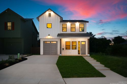 1939 W French Pl, San Antonio, TX, 78201-5300 | Card Image