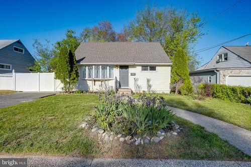 209 Schaffer Ave, BELLMAWR, NJ, 08031-2237 | Card Image