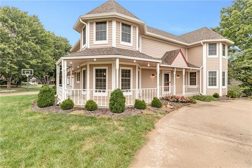 8523 Gillette St, Lenexa, KS, 66215-2829 | Card Image