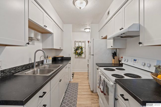 APT-119 - 1211 S 121 St Plz, Condo with 2 bedrooms, 1 bathrooms and null parking in Omaha NE | Image 7