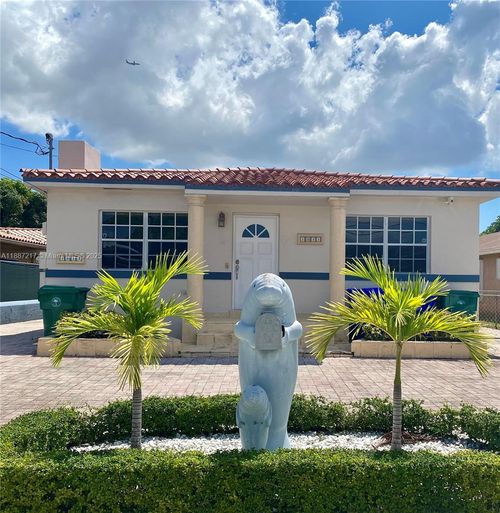 1011 Nw 33rd Ave, Miami, FL, 33125-3945 | Card Image