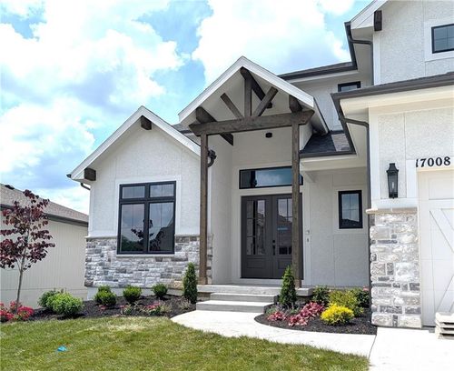 17008 Hayes St, Overland Park, KS, 66085-7920 | Card Image