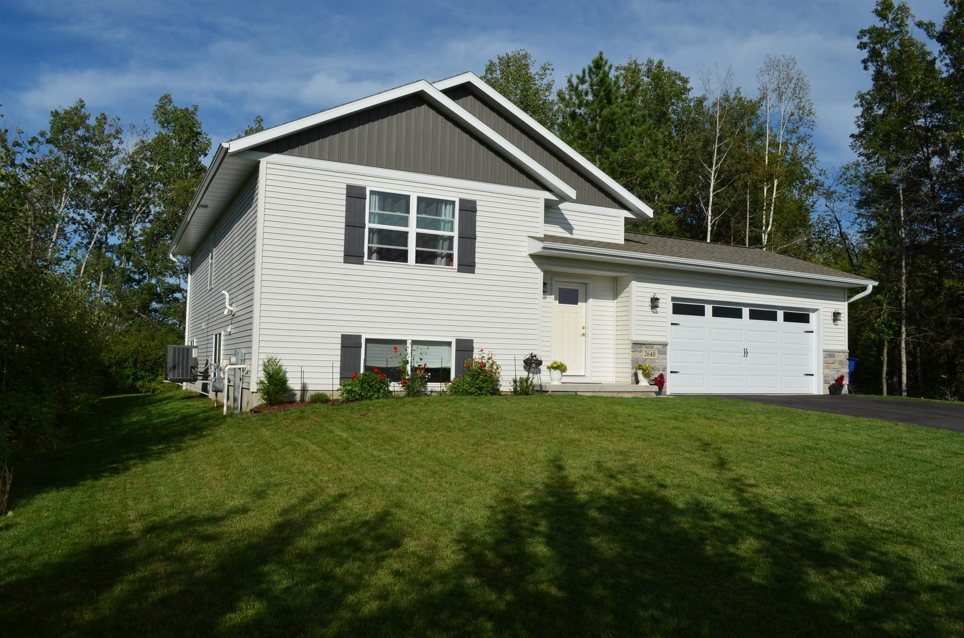 Sussex Pl, Kronenwetter, WI 54455