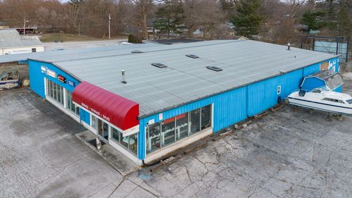 819 W Buffalo St, New Buffalo, MI, 49117-1213 | Card Image