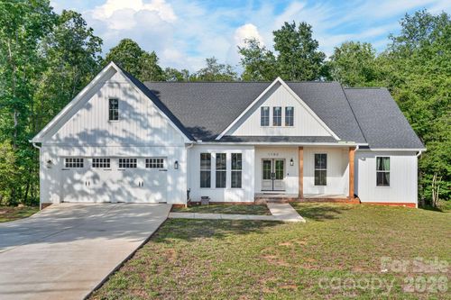 1182 Cape Hickory Rd, Hickory, NC, 28601-8518 | Card Image