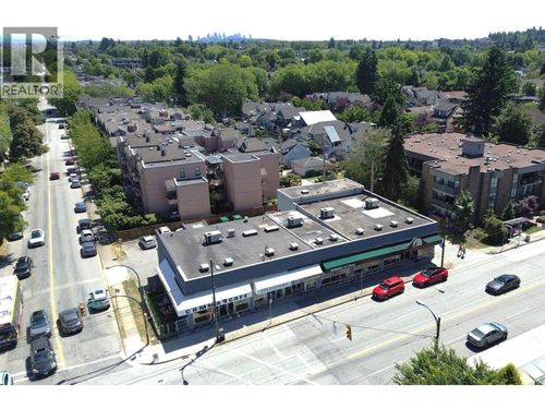 3208 Oak St, Vancouver, BC, V6H2L3 | Card Image