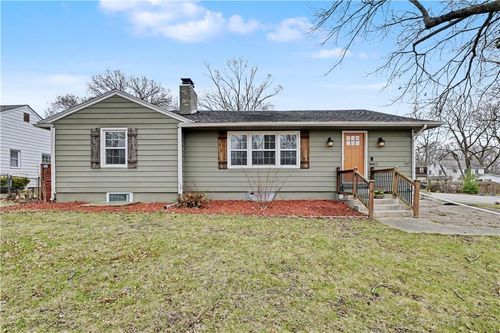 5645 Russell St, Mission, KS, 66202-2508 | Card Image