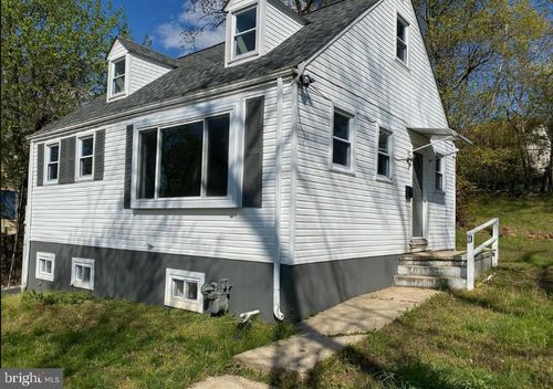 5815 67th Ave, RIVERDALE, MD, 20737-1725 | Card Image