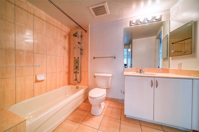 APT-3205 - 1750 N Bayshore Dr, Condo with 1 bedrooms, 1 bathrooms and null parking in Miami FL | Image 12
