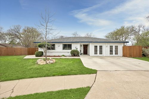 2201 Tallow Ct, Austin, TX, 78744-3527 | Card Image