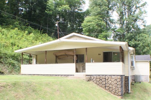 84 Williams Br, Pinsonfork, KY, 41555-8559 | Card Image