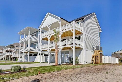 1213 N Shore Dr, Surf City, NC, 28445-6661 | Card Image
