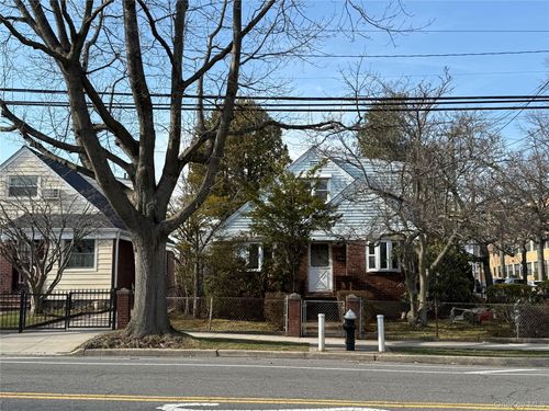 25719 80th Ave, Glen Oaks, NY, 11004-1224 | Card Image