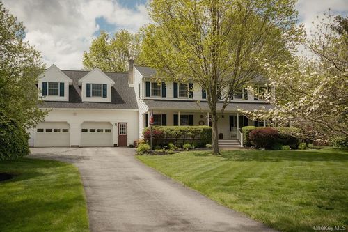 4 Echo Valley Rd, Red Hook, NY, 12571-2305 | Card Image
