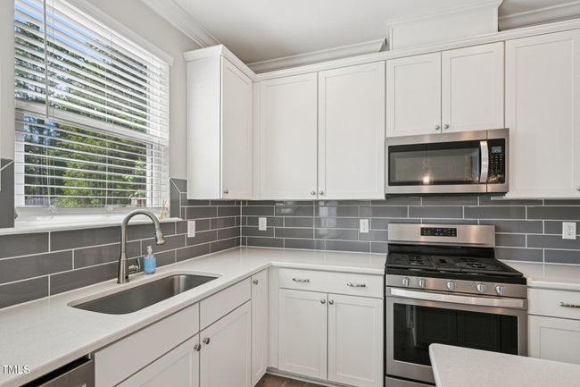 14-web-or-mls-Red Knot Ln-1006-014 | Image 14