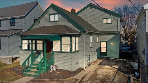 205 Mitchell St, Port Colborne, ON, L3K1Y4 | Card Image